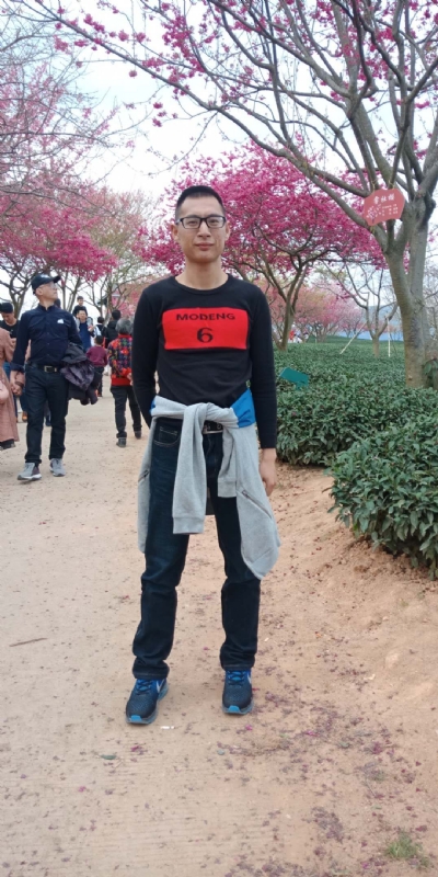 小梁的第二张照片--仙游征婚网