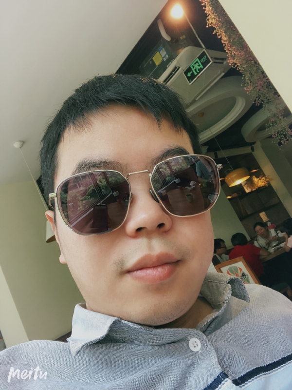 月台等路人的第一张照片--仙游征婚网