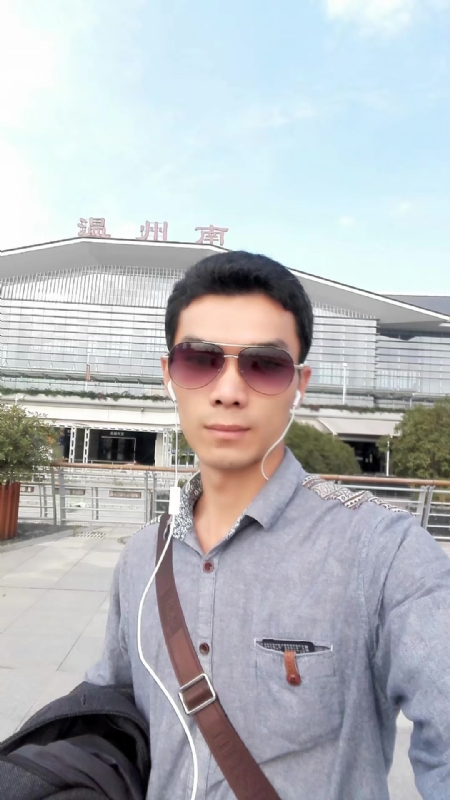 错把真心喂了狗的第三张照片--仙游征婚网